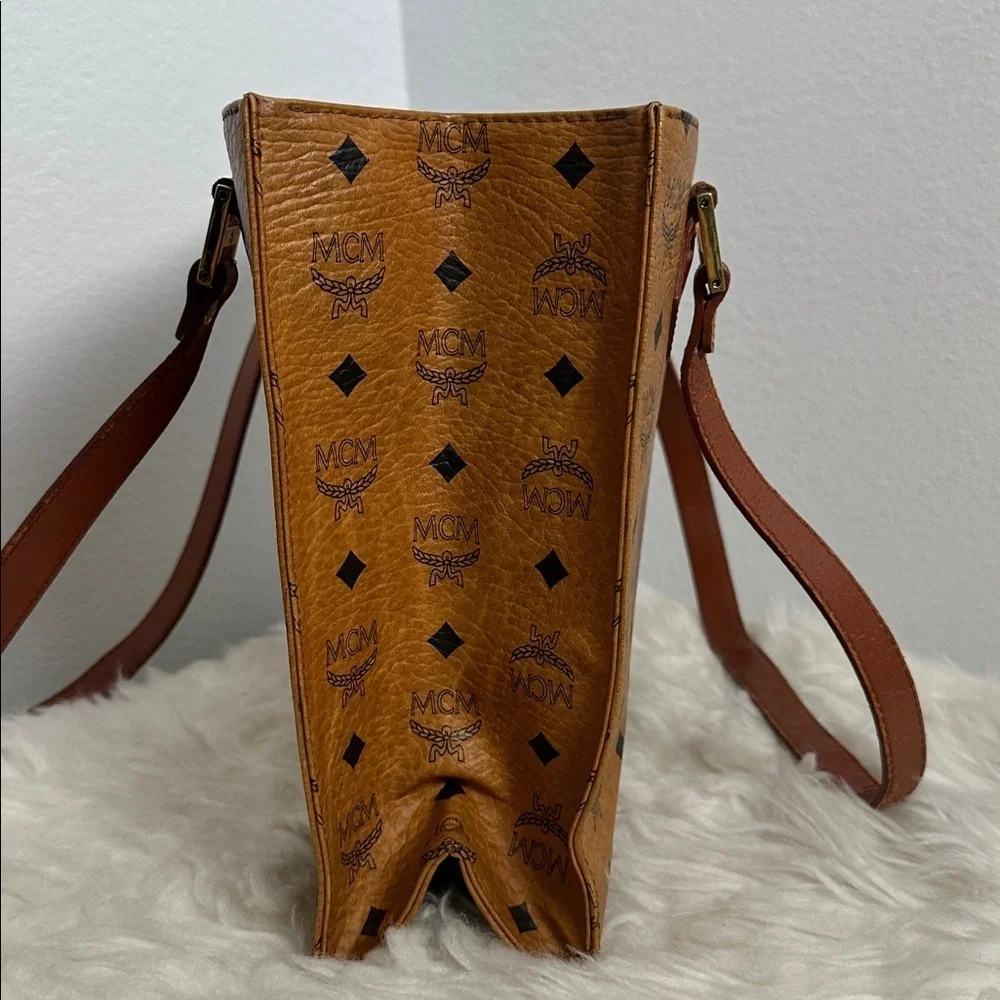 💯Authentic MCM Cognac Visetos Tote with Black Accents🍀